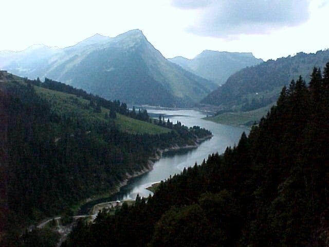 Lac de l'Hongrin — See